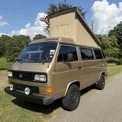 1986 Gold Volkswagen Bus/Vanagon thumbnail