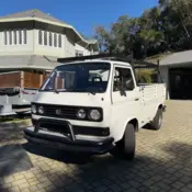 1986 White Volkswagen Bus/Vanagon thumbnail