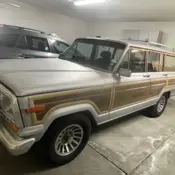 1987 Grey Jeep Wagoneer thumbnail