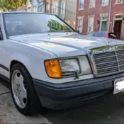 1987 White Mercedes-Benz 300E thumbnail