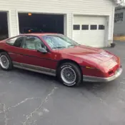 1987 Red Pontiac Fiero thumbnail