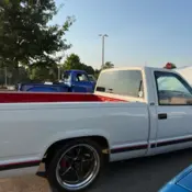 1988 White GMC Gmt-400 thumbnail