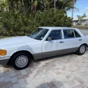 1988 White Mercedes-Benz 560SEL thumbnail