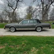 1989 Grey Lincoln Town Car thumbnail