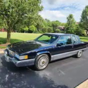 1990 Blue Cadillac Fleetwood thumbnail