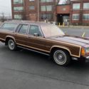 1990 Burgundy Ford LTD COUNTRY SQUIRE LX thumbnail