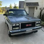 1990 Gray GMC R1500 Suburban thumbnail