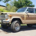 1990 Tan Jeep Wagoneer thumbnail
