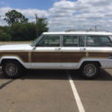 1990 White Jeep Wagoneer thumbnail