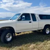 1990 White Toyota Pickup thumbnail