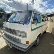 1990 White Volkswagen Bus/Vanagon thumbnail