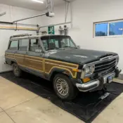 1991 Green Jeep Wagoneer thumbnail