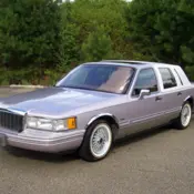 1991 Silver Rose Metallic Lincoln Town Car thumbnail