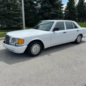 1991 White Mercedes-Benz 560SEL thumbnail