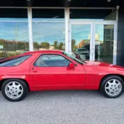 1991 GUARDS RED Porsche 928 thumbnail