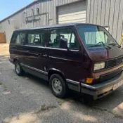 1991 Burgundy Volkswagen Bus/Vanagon thumbnail