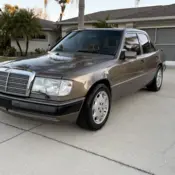 1992 Brown Mercedes-Benz 400-Series thumbnail