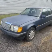 1992 Blue Mercedes-Benz E Class thumbnail