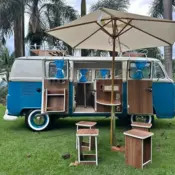 1992 Blue Volkswagen Bus/Vanagon thumbnail