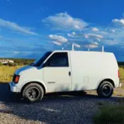 1993 white GMC Safari thumbnail