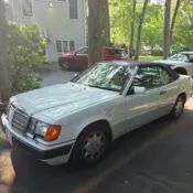1993 White Mercedes-Benz 300-Series thumbnail