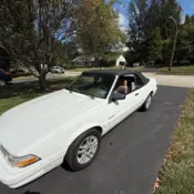 1993 White Pontiac Sunbird thumbnail