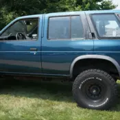 1994 Blue Nissan Pathfinder thumbnail