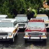 1989 Dark Blue Jeep Wagoneer thumbnail