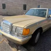 1990 Gold Mercedes-Benz 350 thumbnail