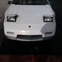 1985 White Pontiac Fiero thumbnail