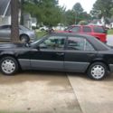 1993 Black Mercedes-Benz 300-Series thumbnail