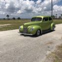 1940 Green Ford Deluxe thumbnail
