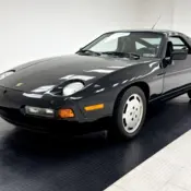 1989 Black Porsche 928 thumbnail