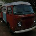 1971 Red Volkswagen Bus/Vanagon thumbnail