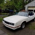 1987 White Chevrolet Monte Carlo thumbnail