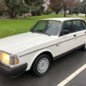 1989 White Volvo 240 thumbnail