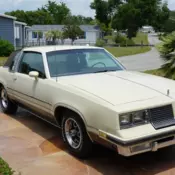 1983 Beige Oldsmobile Cutlass thumbnail