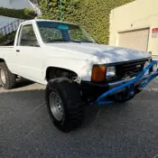 1985 White Toyota Pickup thumbnail
