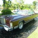 1977 Burgundy Lincoln Continental thumbnail
