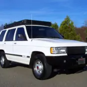 1994 White Isuzu Trooper thumbnail