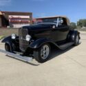 1932 Black Ford Roadster thumbnail
