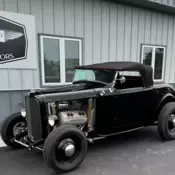 1932 Black Ford Roadster thumbnail