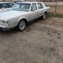 1985 White Lincoln Town Car thumbnail