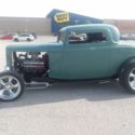 1932 Green Ford Model 18 thumbnail