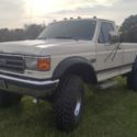1989 White, black trim Ford F-250 thumbnail