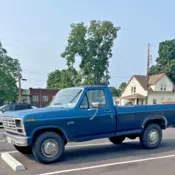 1986 Blue Ford F-250 thumbnail