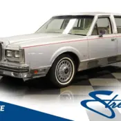 1984 Silver Lincoln Town Car thumbnail