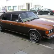 1981 Gold and Brown Rolls-Royce Silver Spirit/Spur/Dawn thumbnail