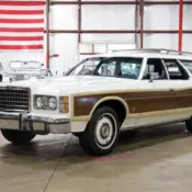 1975 White Ford LTD thumbnail