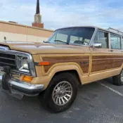 1988 Tan Jeep Grand Wagoneer thumbnail